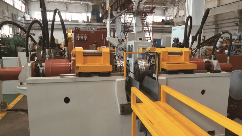 آلة تمديد أفقية