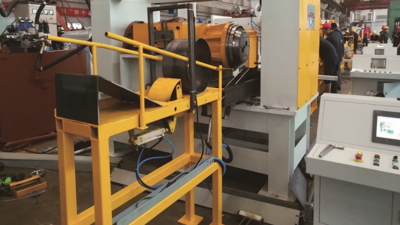 آلة طوي جنط العجلة